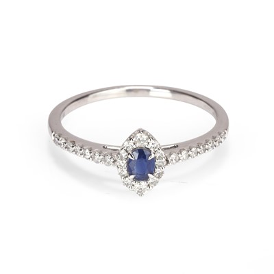 Lot 133 - A 14ct white gold sapphire and diamond ring