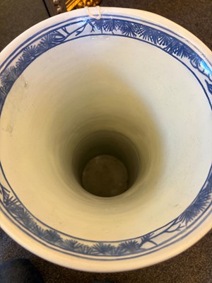 Lot 57 - A Chinese blue and white Gu vase