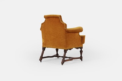 Lot 214 - A George I walnut armchair