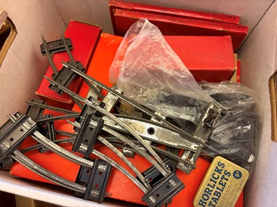 Lot 303 - A collection of locomotives and rolling stock