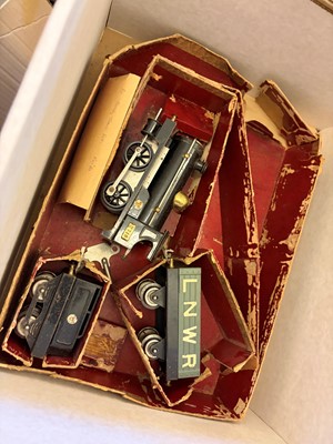 Lot 303 - A collection of locomotives and rolling stock