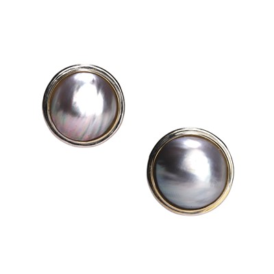 Lot 74 - A pair of Mabe pearl stud earrings