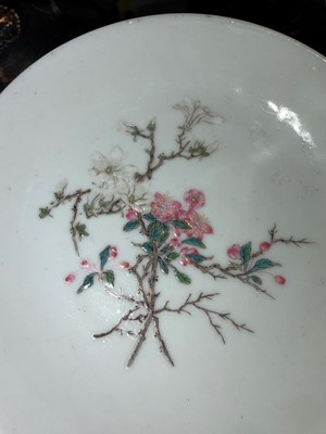 Lot 78 - A Chinese famille rose dish
