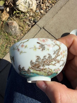Lot 79 - A pair of Chinese famille rose teabowls