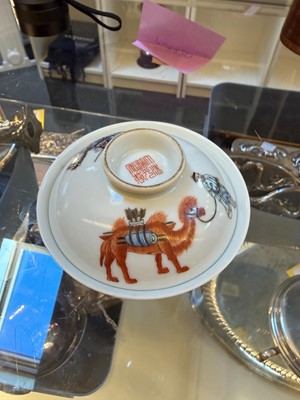 Lot 80 - A Chinese teabowl and cover