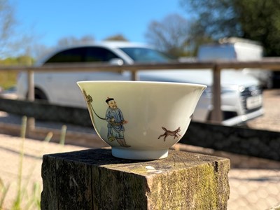 Lot 80 - A Chinese teabowl and cover