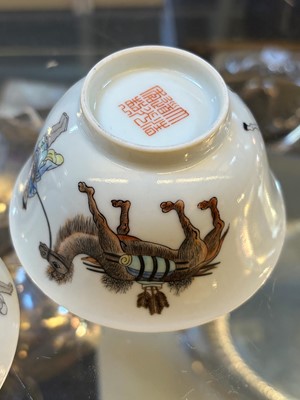 Lot 80 - A Chinese teabowl and cover