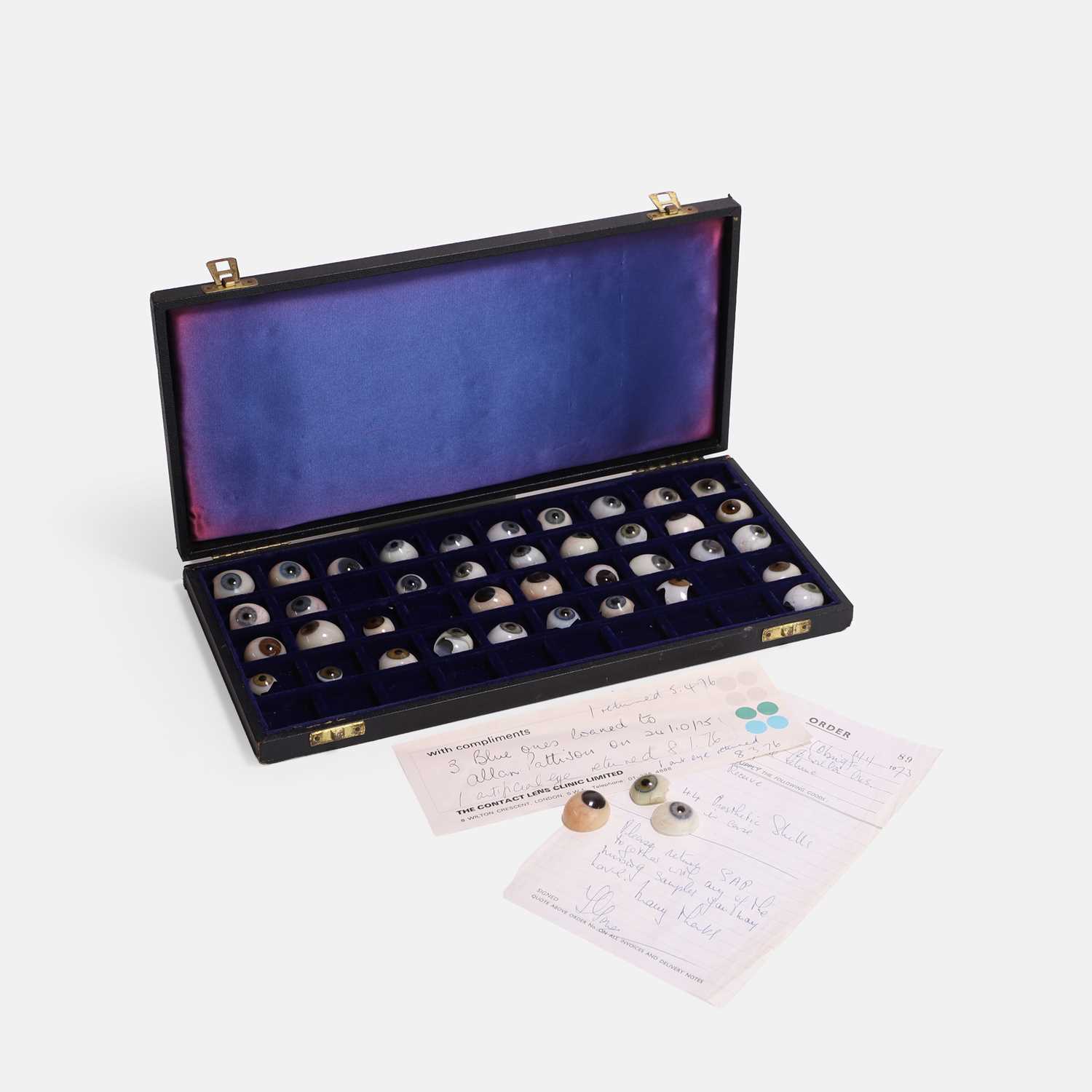 Lot 38 - A box of glass human eyes