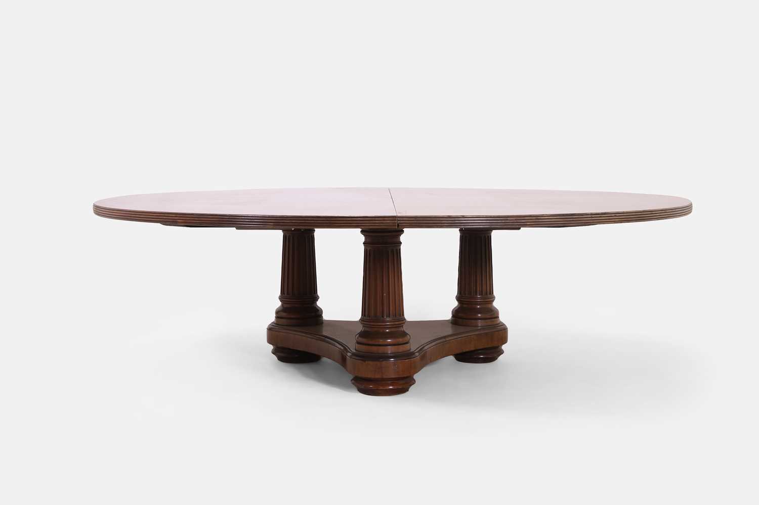 Lot 281 - A George IV-style mahogany dining table