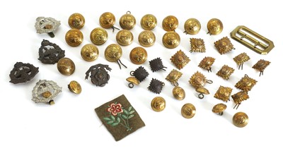 Lot 381 - East Lancashire WWII cap badges, buttons and Officers pips