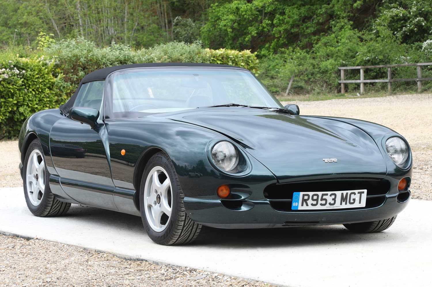 Lot 61 - A 1998 TVR Chimaera 400