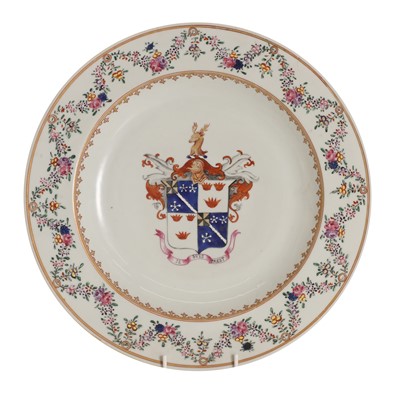 Lot 114 - An armorial dish