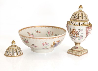 Lot 126 - A Sampson armorial bowl