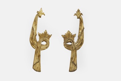 Lot 366 - A pair of giltwood wall sconces