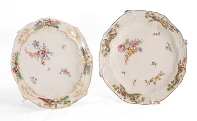 Lot 103 - An English porcelain cabinet plate
