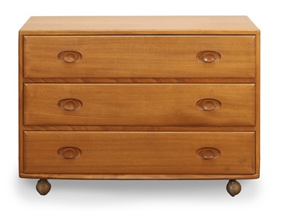 Lot 506 - A pair of Ercol 'Windsor' chest of drawers