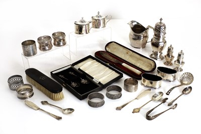 Lot 44 - A collection of silver