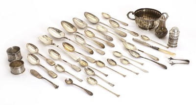 Lot 30 - A collection of silver items