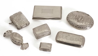 Lot 22 - A collection of silver pill boxes