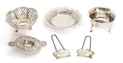 Lot 21 - A collection of silver dishes