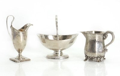 Lot 33 - A George III silver sugar basket
