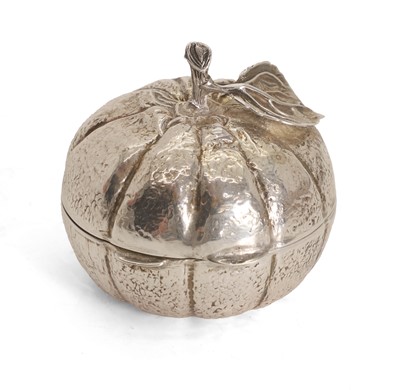 Lot 40 - A silver pumpkin pill pot