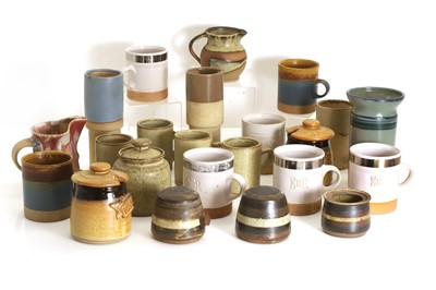 Lot 114 - A collection of studio pottery