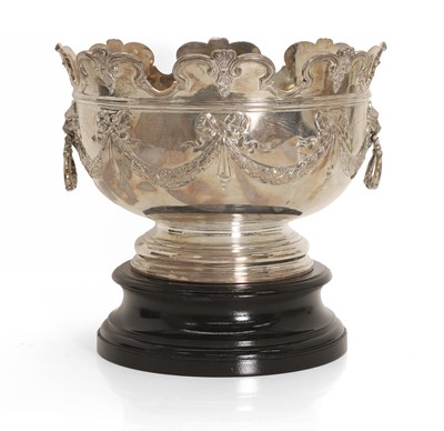 Lot 14 - A late Victorian silver monteith