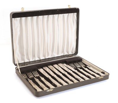 Lot 50 - A cased set of silver flatware