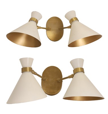 Lot 472 - A pair of wall lights