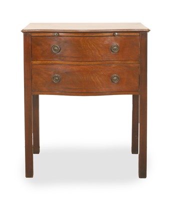 Lot 565 - A George III style mahogany bedside chest