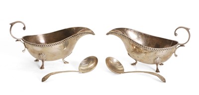 Lot 7 - A pair of silver sauce boats