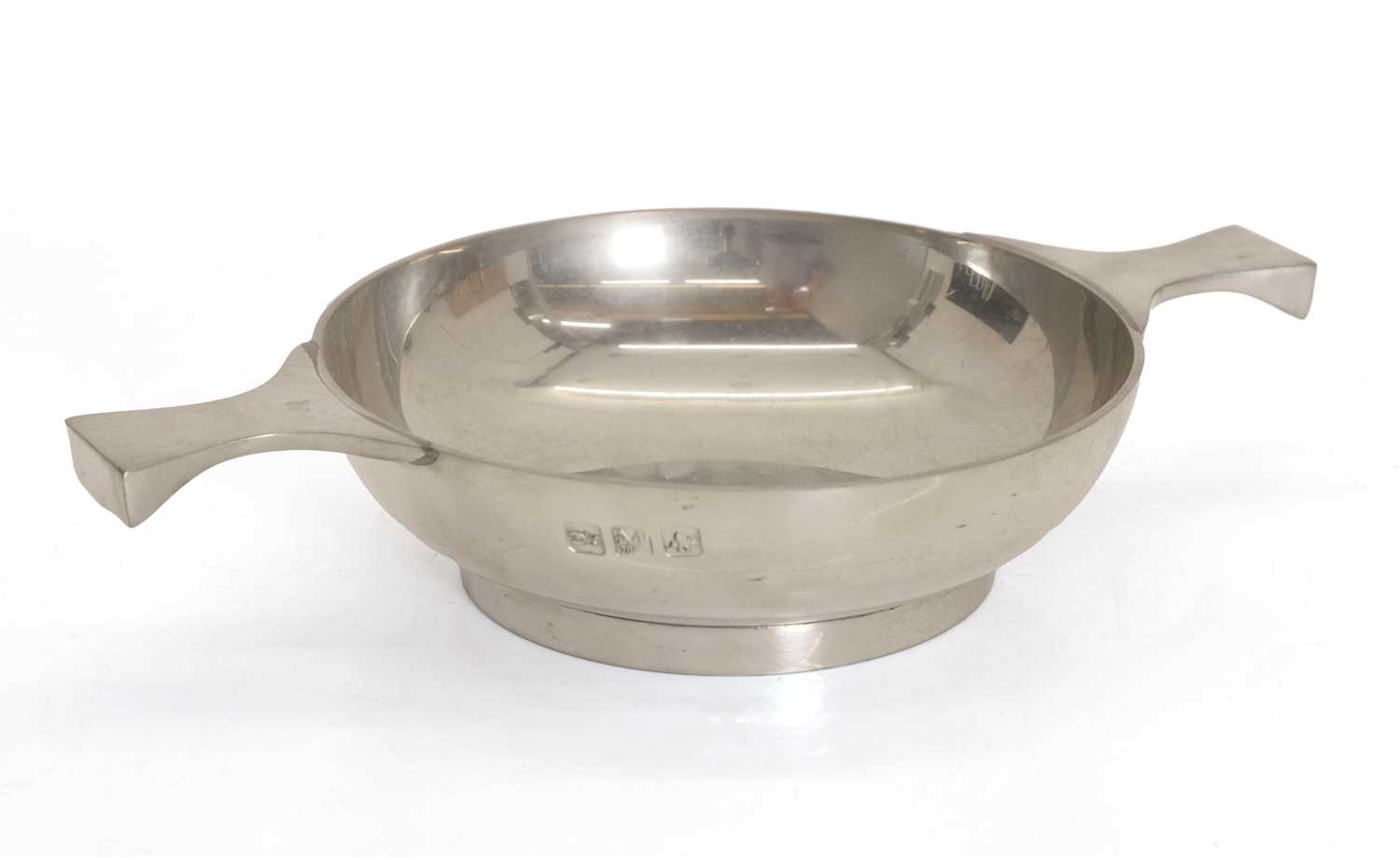Lot 305 - A quaich