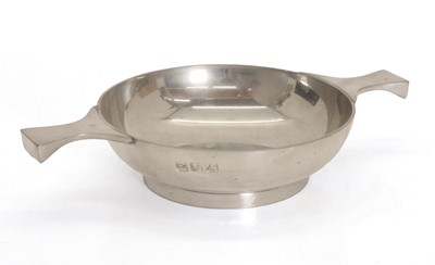 Lot 305 - A quaich