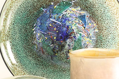 Lot 152 - A collection of glass items
