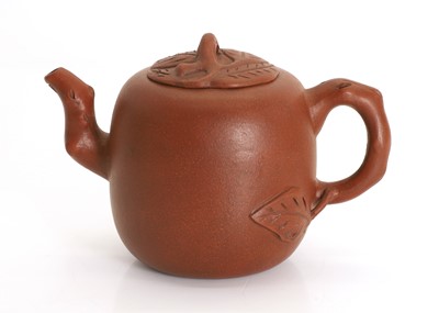 Lot 75 - A Chinese Yixing zisha teapot