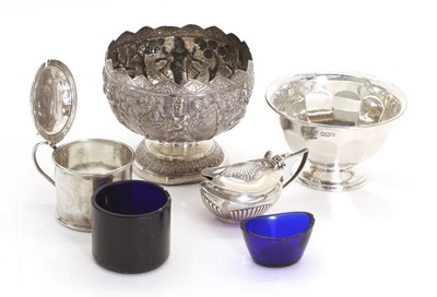 Lot 10 - An assortment of silver items
