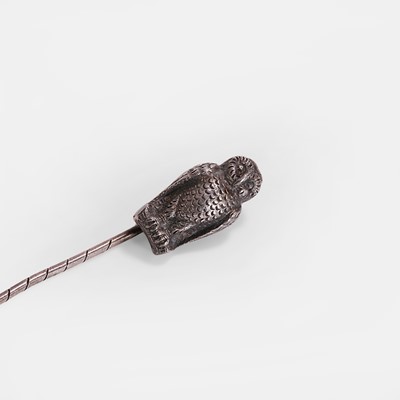 Lot 40 - A Victorian owl stick pin
