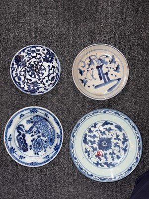 Lot 52 - A collection of Chinese porcelain