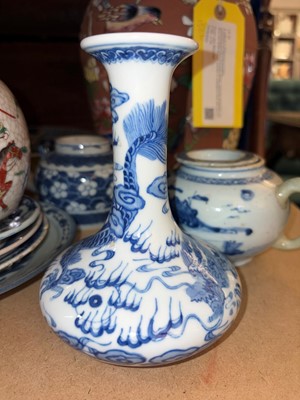 Lot 52 - A collection of Chinese porcelain