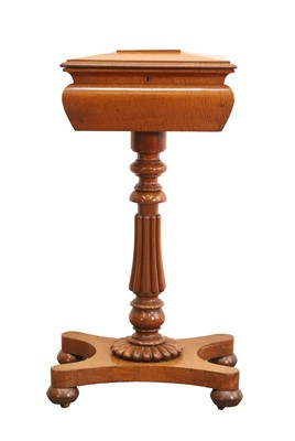 Lot 507 - A William IV fiddle back mahogany teapoy
