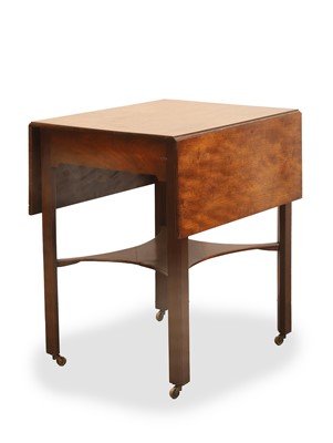 Lot 517 - A George III mahogany Pembroke table