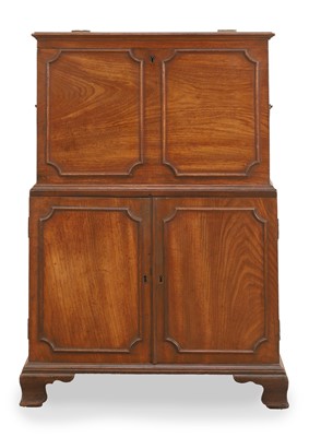 Lot 519 - A George III mahogany cellarette on cupboard