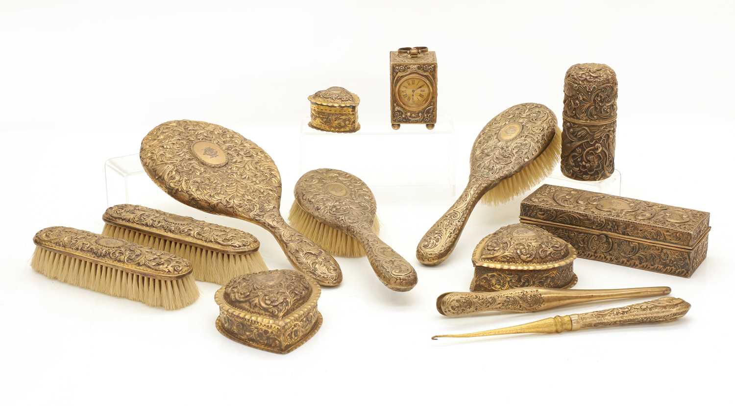 Lot 20 - A collection of silver dressing table items