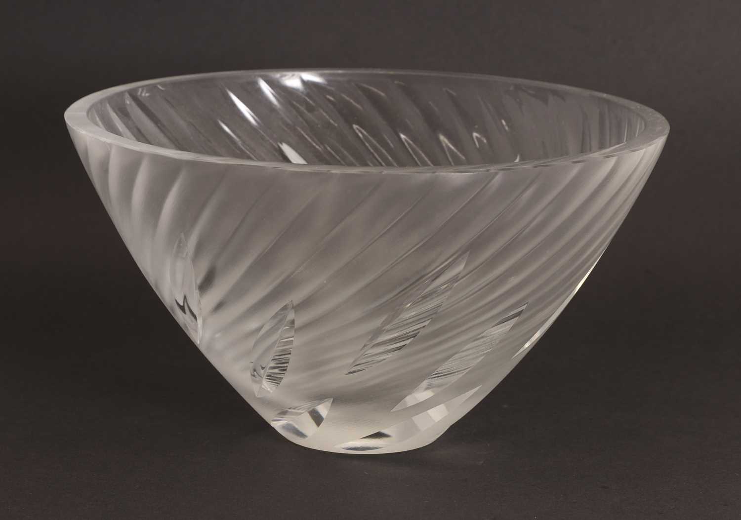 Lot 157 - A Lalique 'Borea' bowl