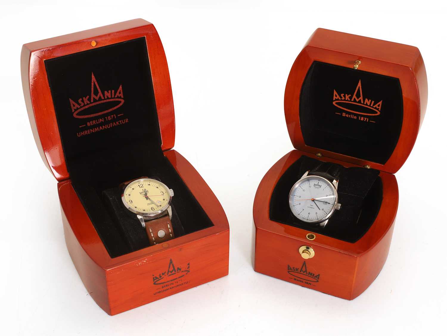 Lot 202 - Two Aksania wristwatches