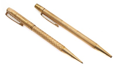 Lot 18 - A pair of Yard-O-Led ballpoint pens
