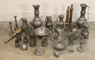 Lot 340 - A large quantity of various pewter wares