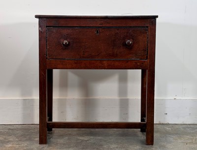 Lot 523 - A small oak dresser base