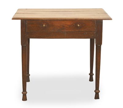 Lot 544 - A small oak single drawer side table